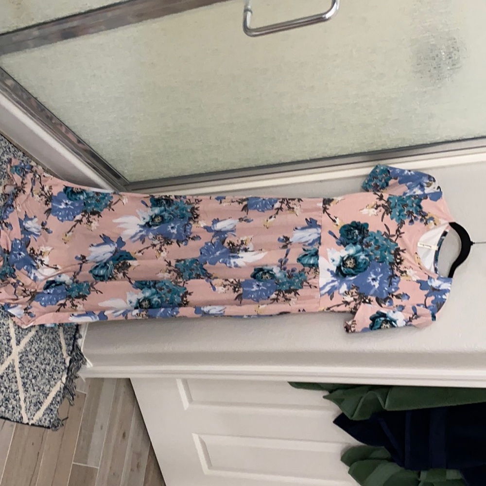 Gorgeous maternity dress